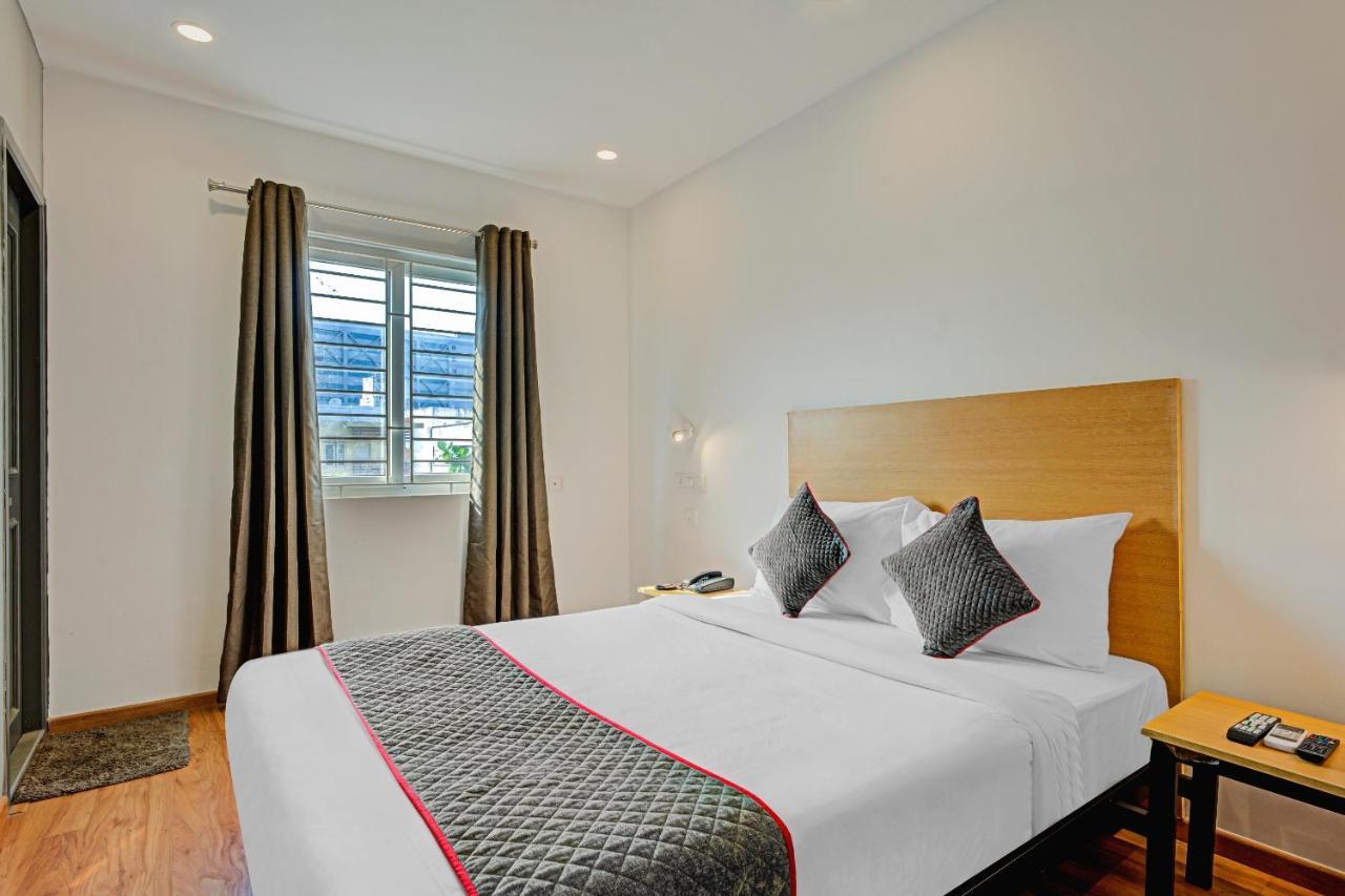 Oyo Townhouse 74871 Thoraipakkam Hotel Madras Zewnętrze zdjęcie