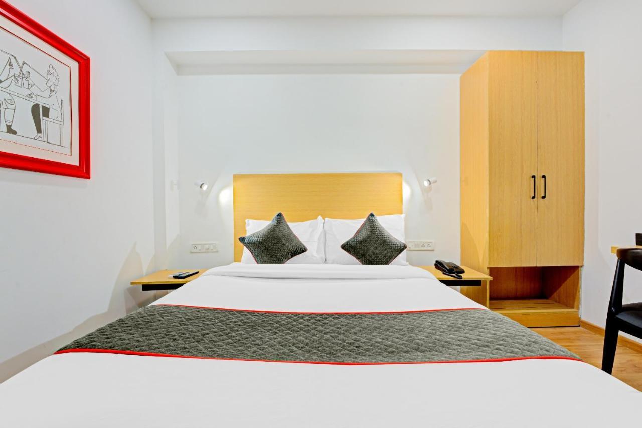 Oyo Townhouse 74871 Thoraipakkam Hotel Madras Zewnętrze zdjęcie