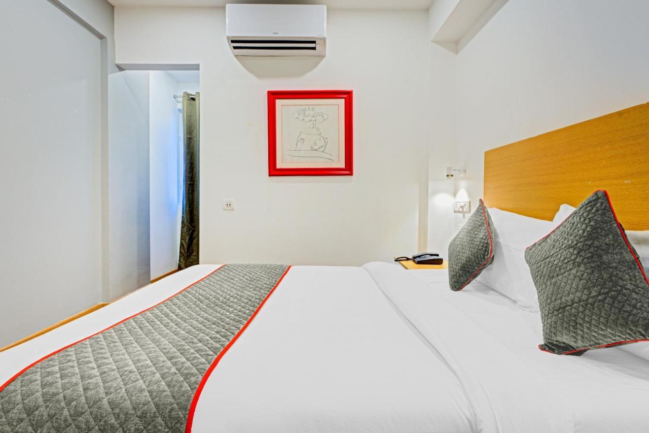 Oyo Townhouse 74871 Thoraipakkam Hotel Madras Zewnętrze zdjęcie